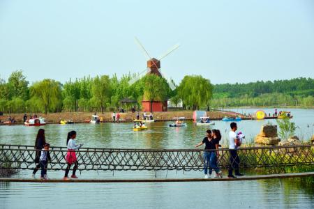 �¶�����ѵ������Ӫ��չ��ѵ����